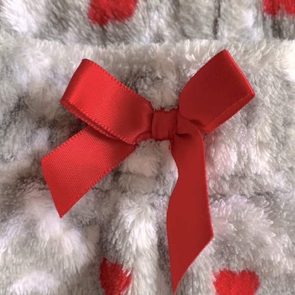 8/$20 Penguin Plush Lounge Pajama Pants Size Medium 10/12 - Picture 3 of 7